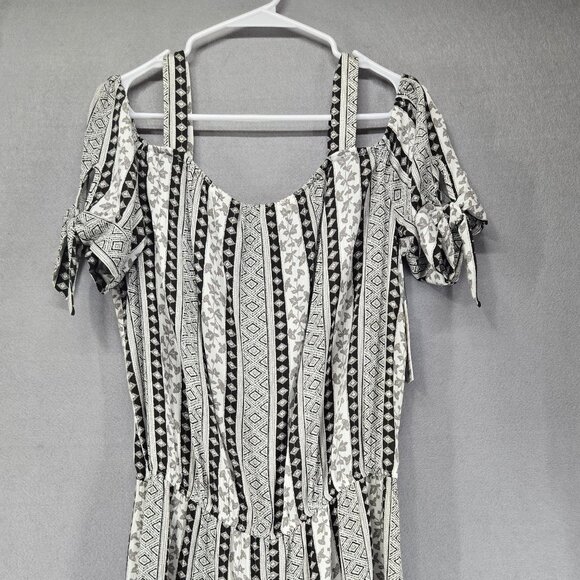 Apt 9 Romper Shorts, Cold Shoulder/Off Shoulder, Black/White Print, Large, NWT - Picture 1 of 12